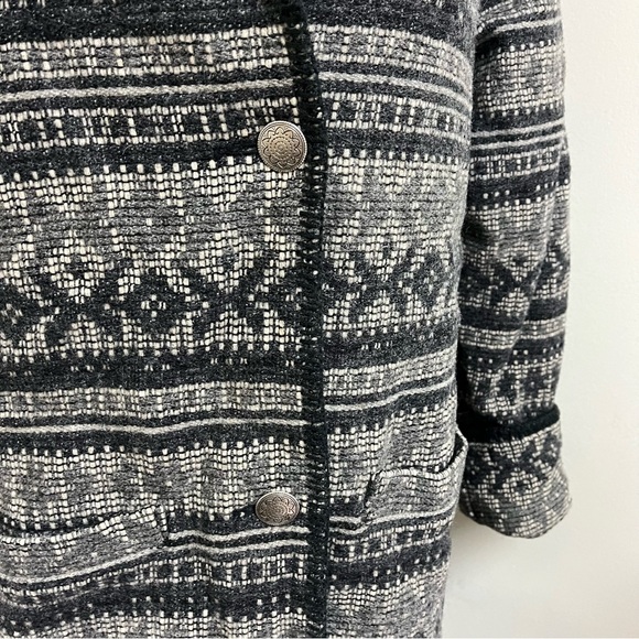 Vintage Woolrich Blanket Coat Aztec Print Size Small Made in USA - Picture 3 of 9